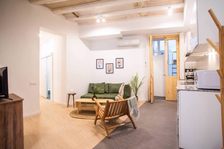 12Ara1093- New & Spacious 3BR in the Gothic gallery image 4