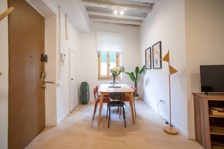 12Ara1093- New & Spacious 3BR in the Gothic gallery image 2