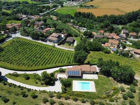 Stone villa with pool and view - ItalyWeGo