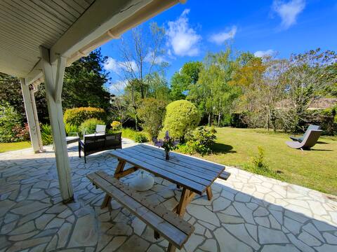 85 m² house, garden, terrace, 6 km from beaches