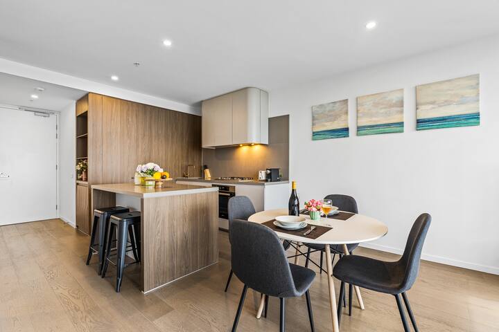 Sky garden on the Glen – 3 BRs gallery image 4