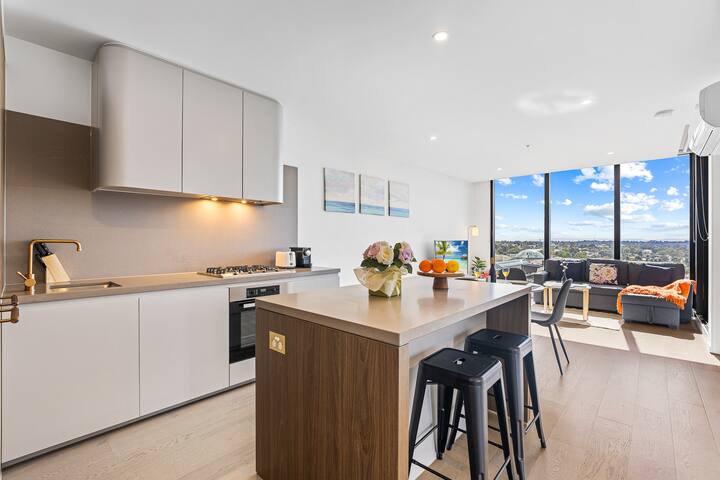 Sky garden on the Glen – 3 BRs gallery image 3