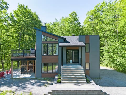 Le Chalet de la Traverse *Spa* near the Lake
