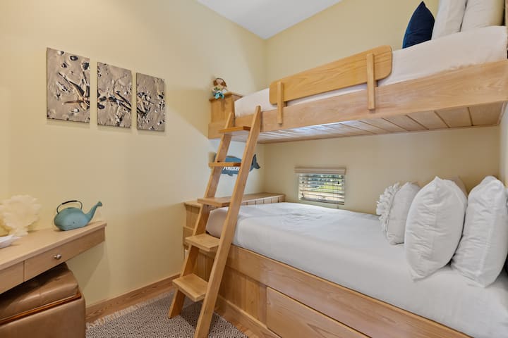 Twin over Full bed 