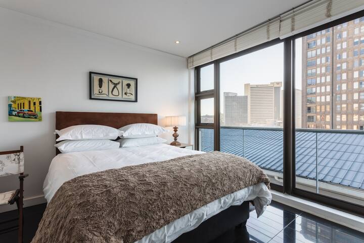 Perfect Penthouse gallery image 5