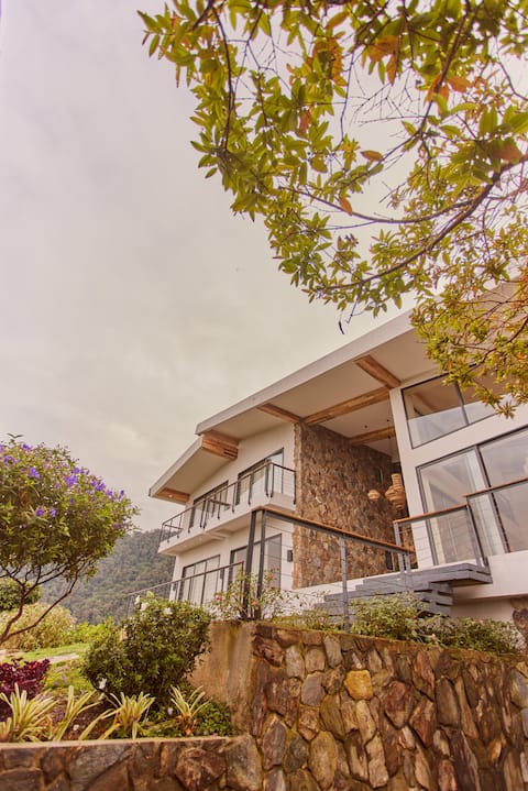 Birdwatching - Mountain Mansion