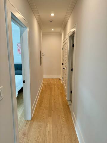 Beautiful Modern 4BR Duplex W/Rooftop NYC views gallery image 4