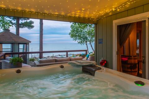 Hot Tub*Fire Place*Arcade Game*King Bed*Lake Front