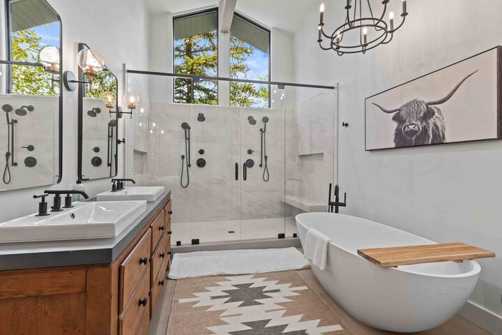 Walk to Ski, Game Room, Hot Tub | By InvitedHome