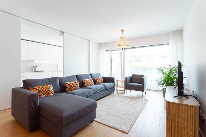 Lux Comfortable 3 bed apartment gallery image 2