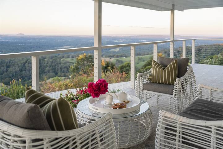 Elsie’s Cottage. Luxury Listing. gallery image 2