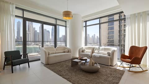 Spacious & Bright Beachfront Apartment