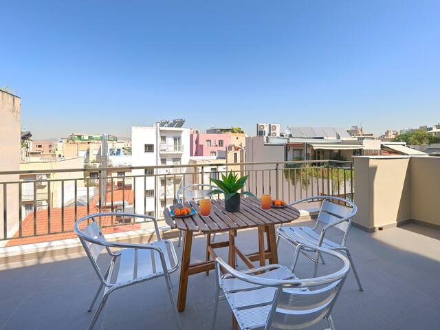 The Acropolis Pathway – Penthouse, jacuzzi & view gallery image 4