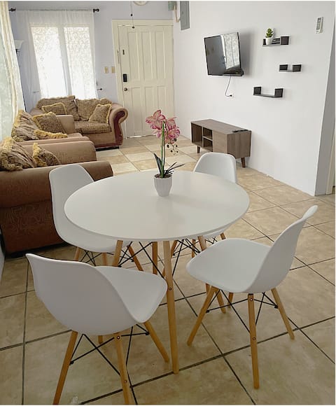 2/2 Close to Beach-Perfect Location