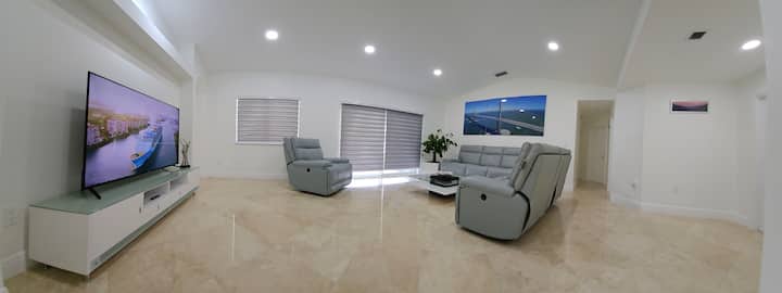 Sunny Oasis With Private Pool - Homestead, FL