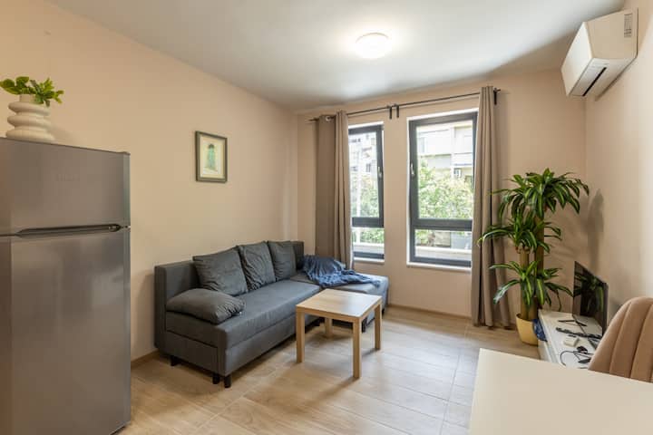 Apartment In Varna Close To Medical University - Varna