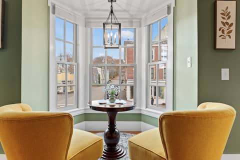 Downtown Hallowell River View Apartment