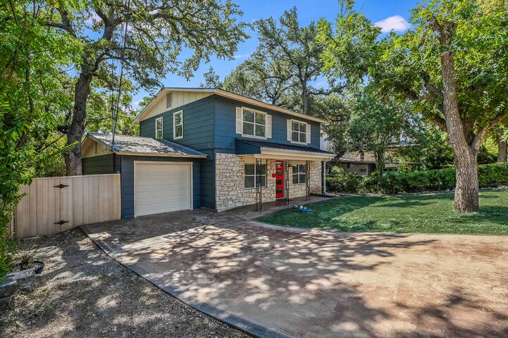 9 Beds | F1, SoCo, Rainey, UT and St. Edwards U. gallery image 3