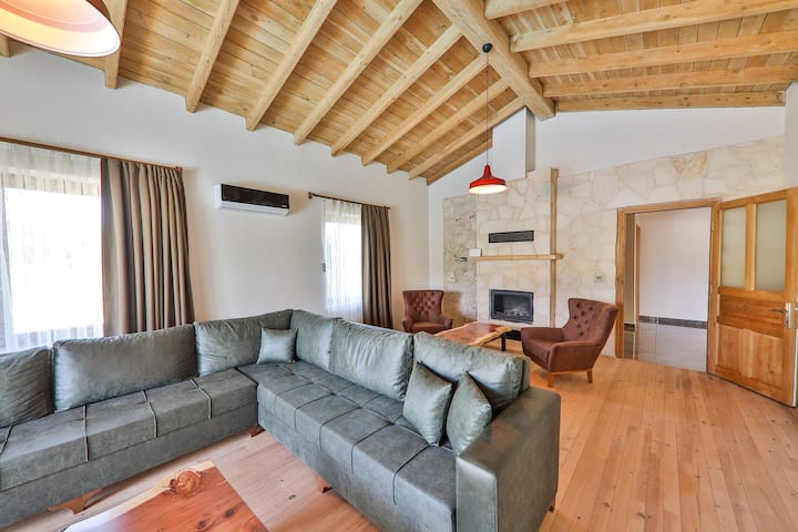 Villa Nayla  4+1 - Kaş