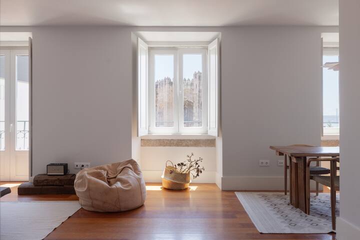3-Bedroom Apartment with River View – Baixa gallery image 5