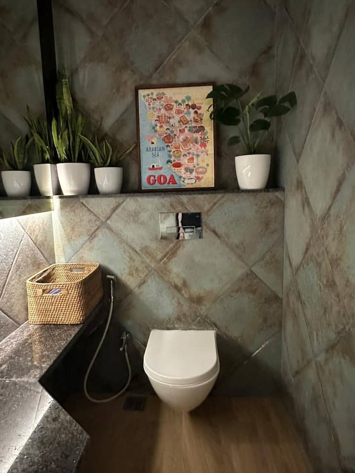 Full bathroom image 3
