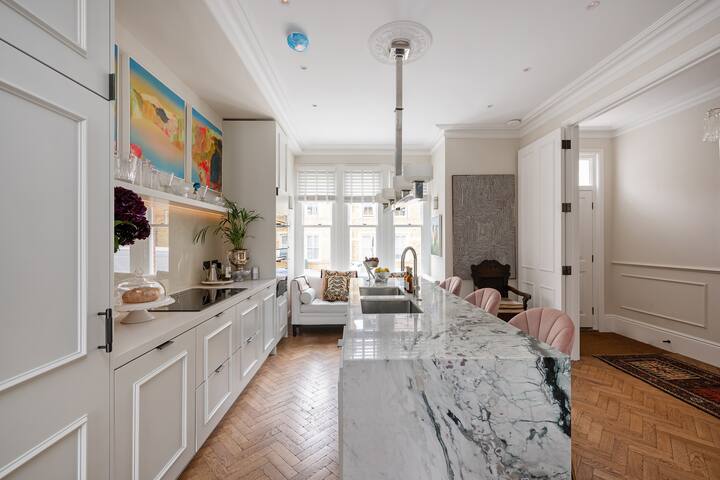 Luxury House Next To Chelsea & Battersea Park gallery image 2