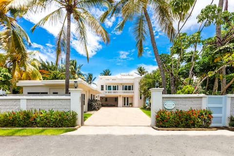 8 Bedroom Ocean Front Villa with Pool and Privacy