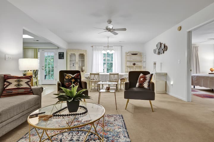 Charming & Cozy Home - Leeds, AL