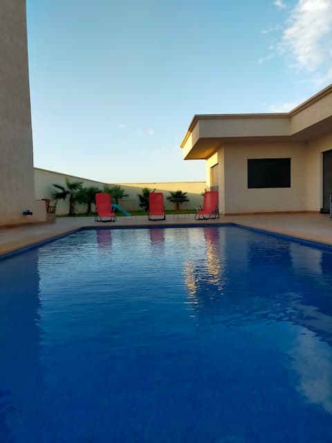 Private pool not overlooked by the day 10am-7pm