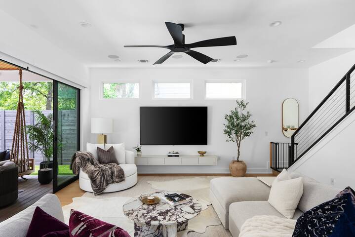 Luxury Oasis | Custom Built Home | Hot Tub + Pool gallery image 2