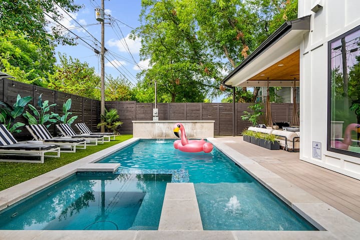 Luxury Oasis | Custom Built Home | Hot Tub + Pool