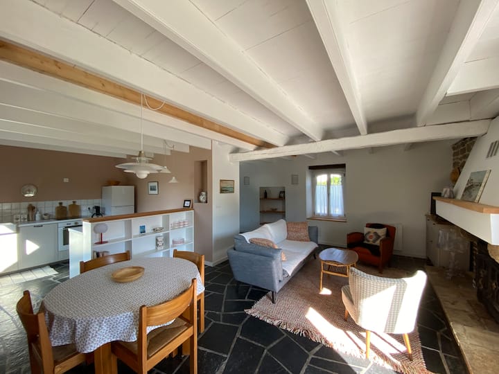 Maison En Pierre Au Bono - Bono