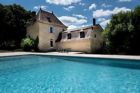 Les Hauts de Couze, plain nature, nice stones.