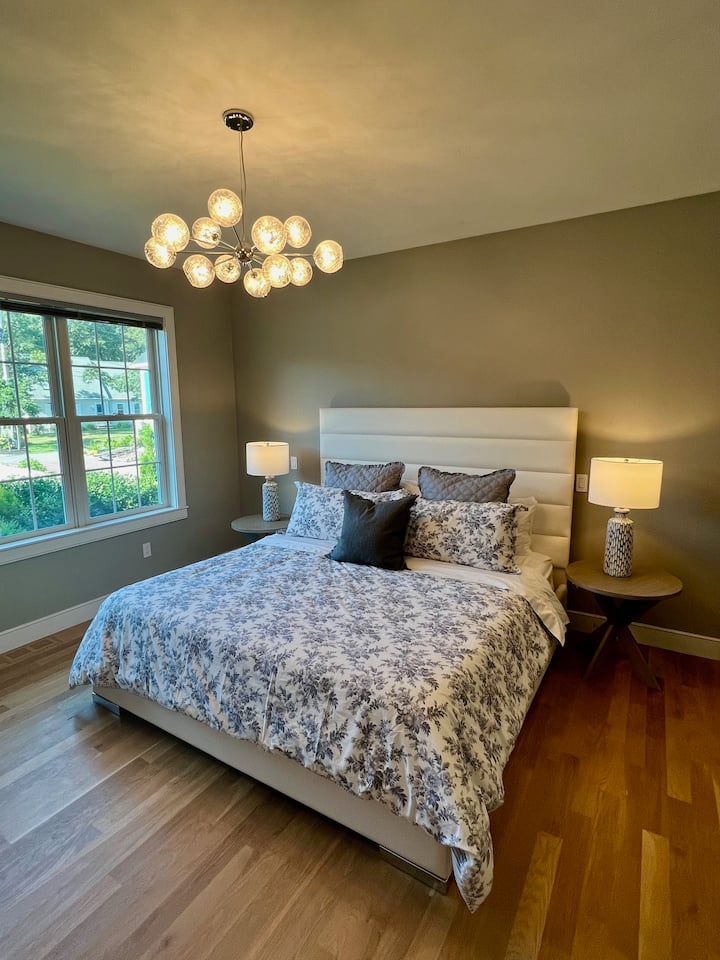 Დაბლა ძირითადი (არის „2“ ძირითადი საძინებელი) - King