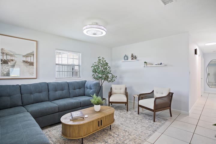Entire Home: 4 Blocks To Ocean - South Jax Beach - Jacksonville Beach, FL