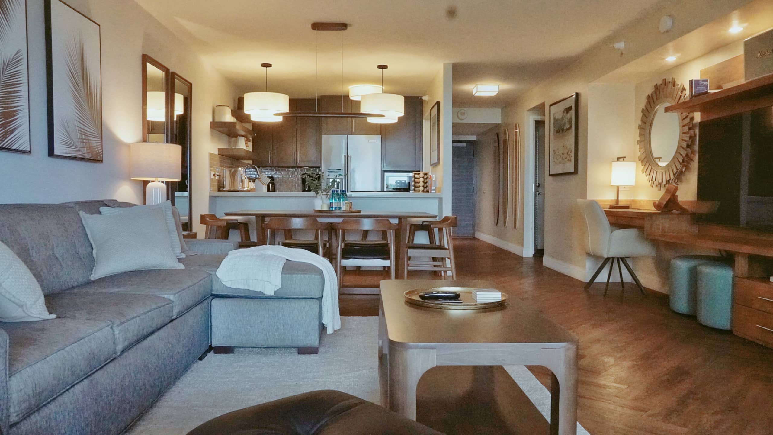 Waikiki Luxury Oceanfront 2BR/2BTH w/ Parking~ - Image 19