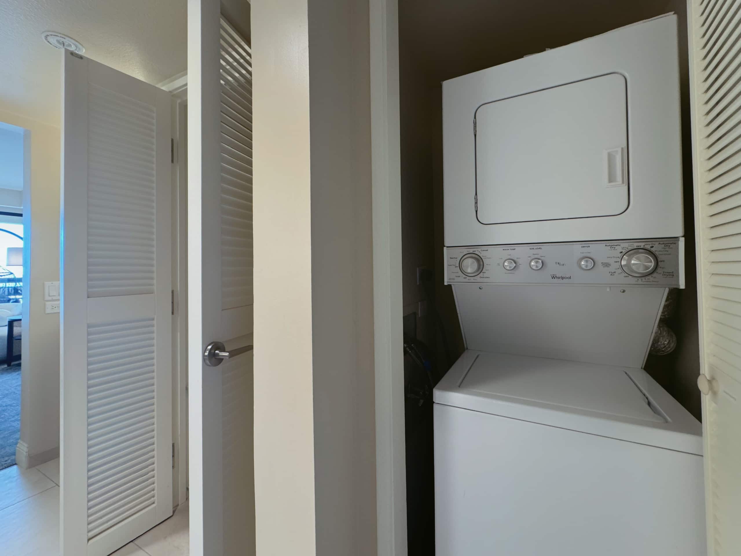 Waikiki Luxury Oceanfront 2BR/2BTH w/ Parking~ - Image 73