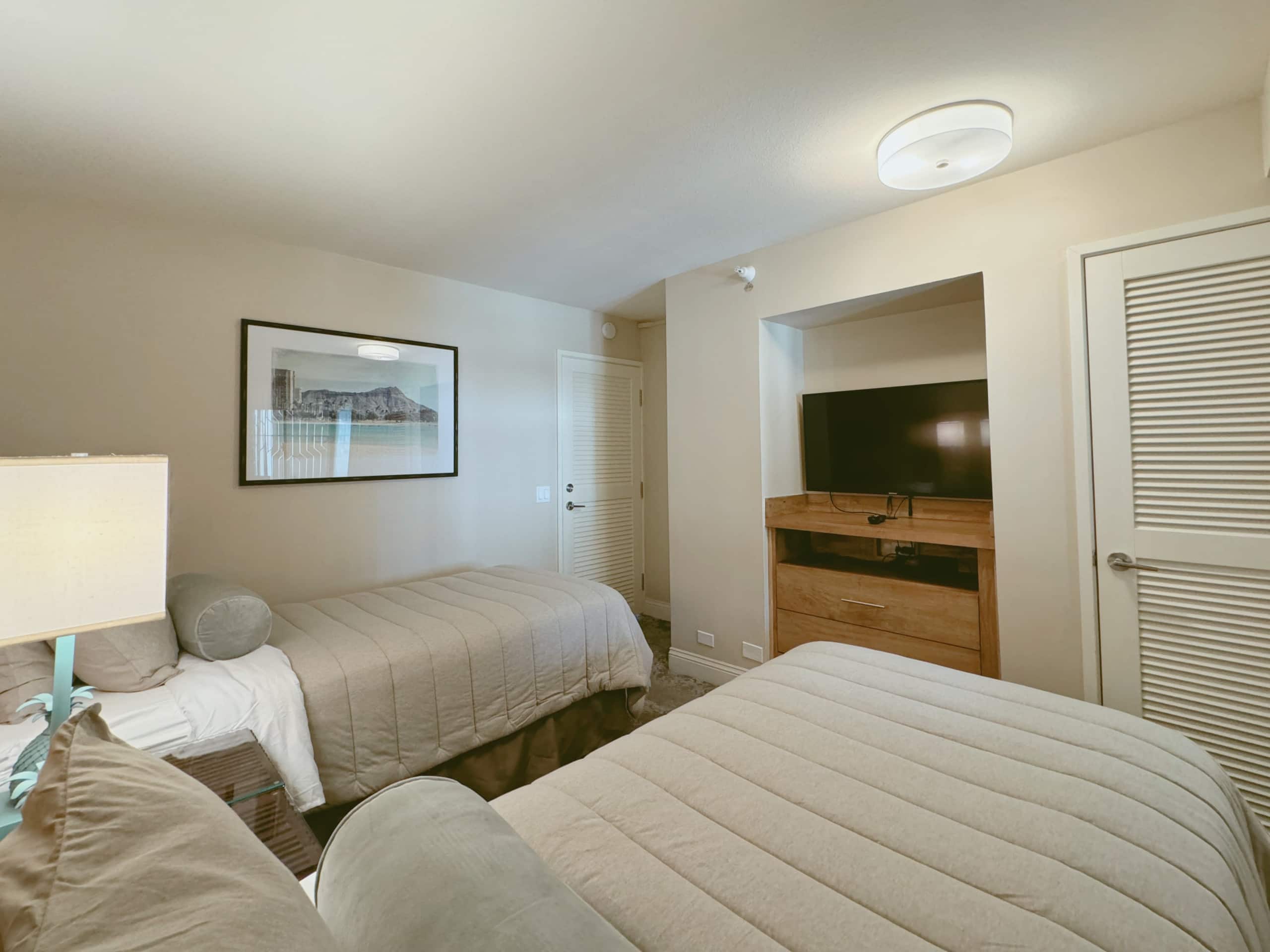 Waikiki Luxury Oceanfront 2BR/2BTH w/ Parking~ - Image 45