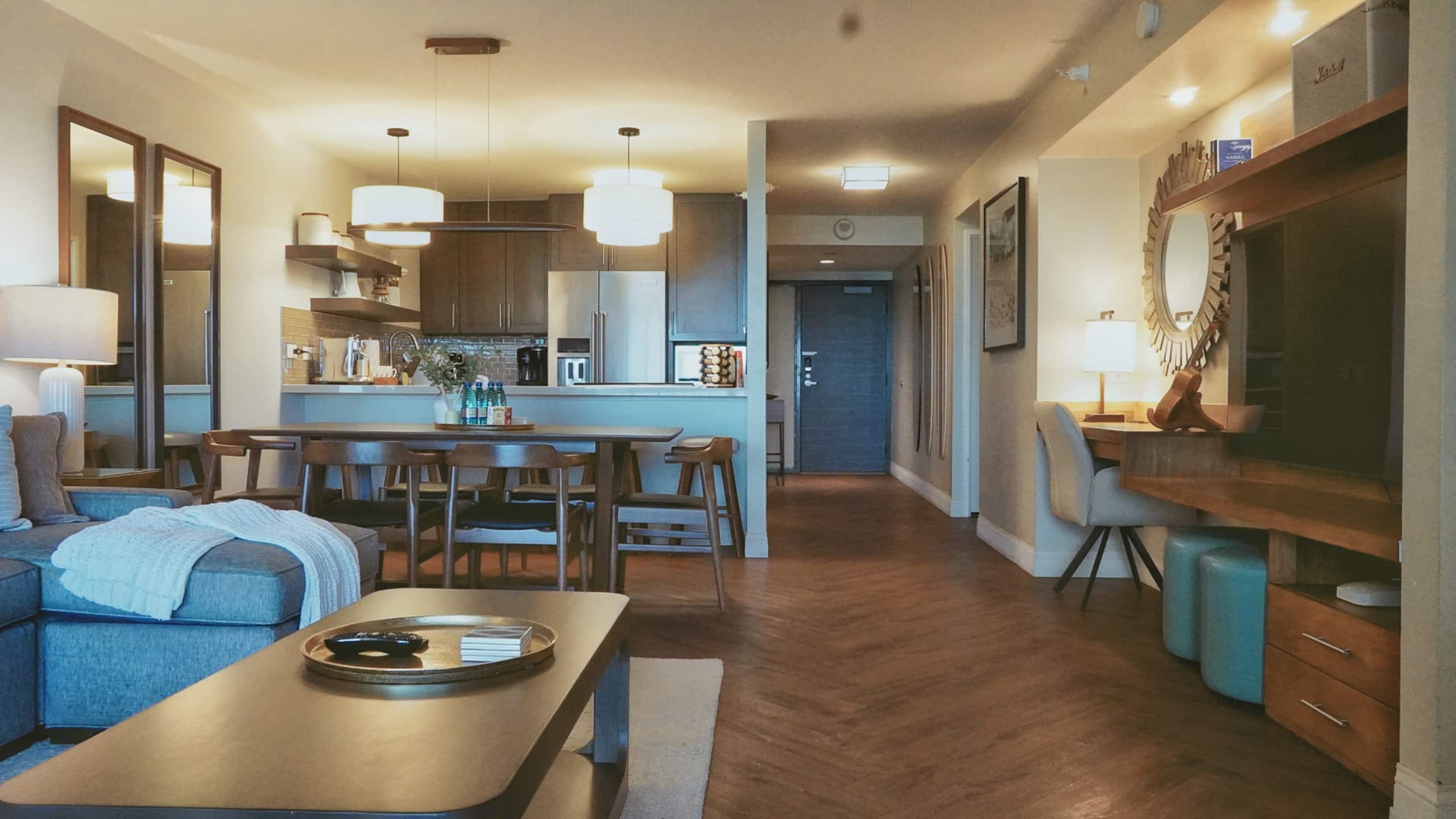 Waikiki Luxury Oceanfront 2BR/2BTH w/ Parking~ - Image 13
