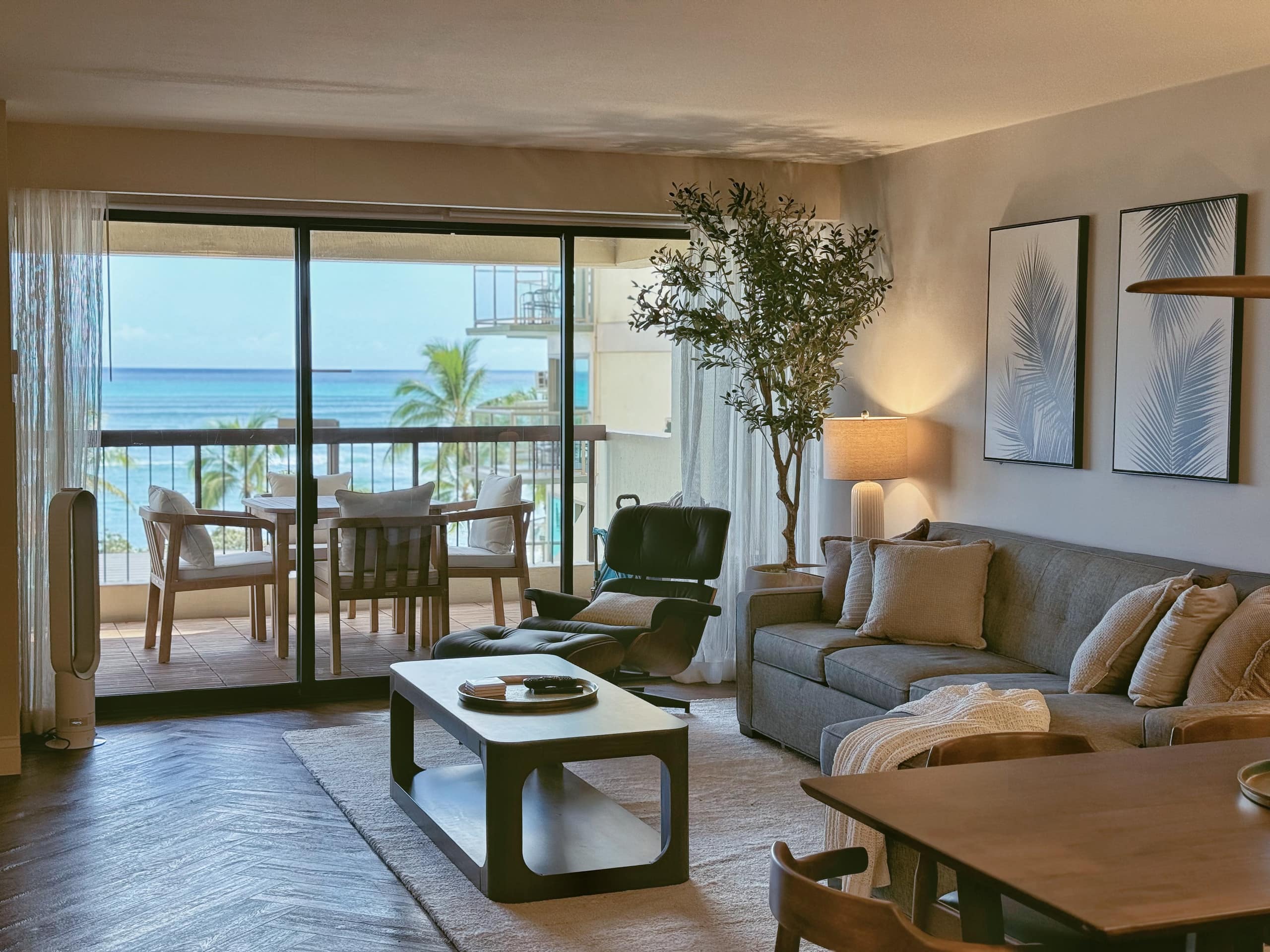 Waikiki Luxury Oceanfront 2BR/2BTH w/ Parking~ - Image 1