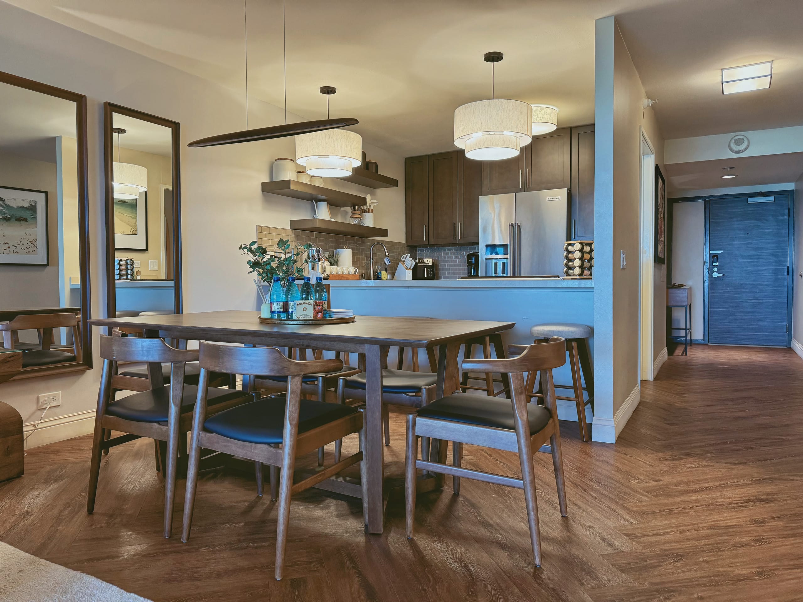 Waikiki Luxury Oceanfront 2BR/2BTH w/ Parking~ - Image 35
