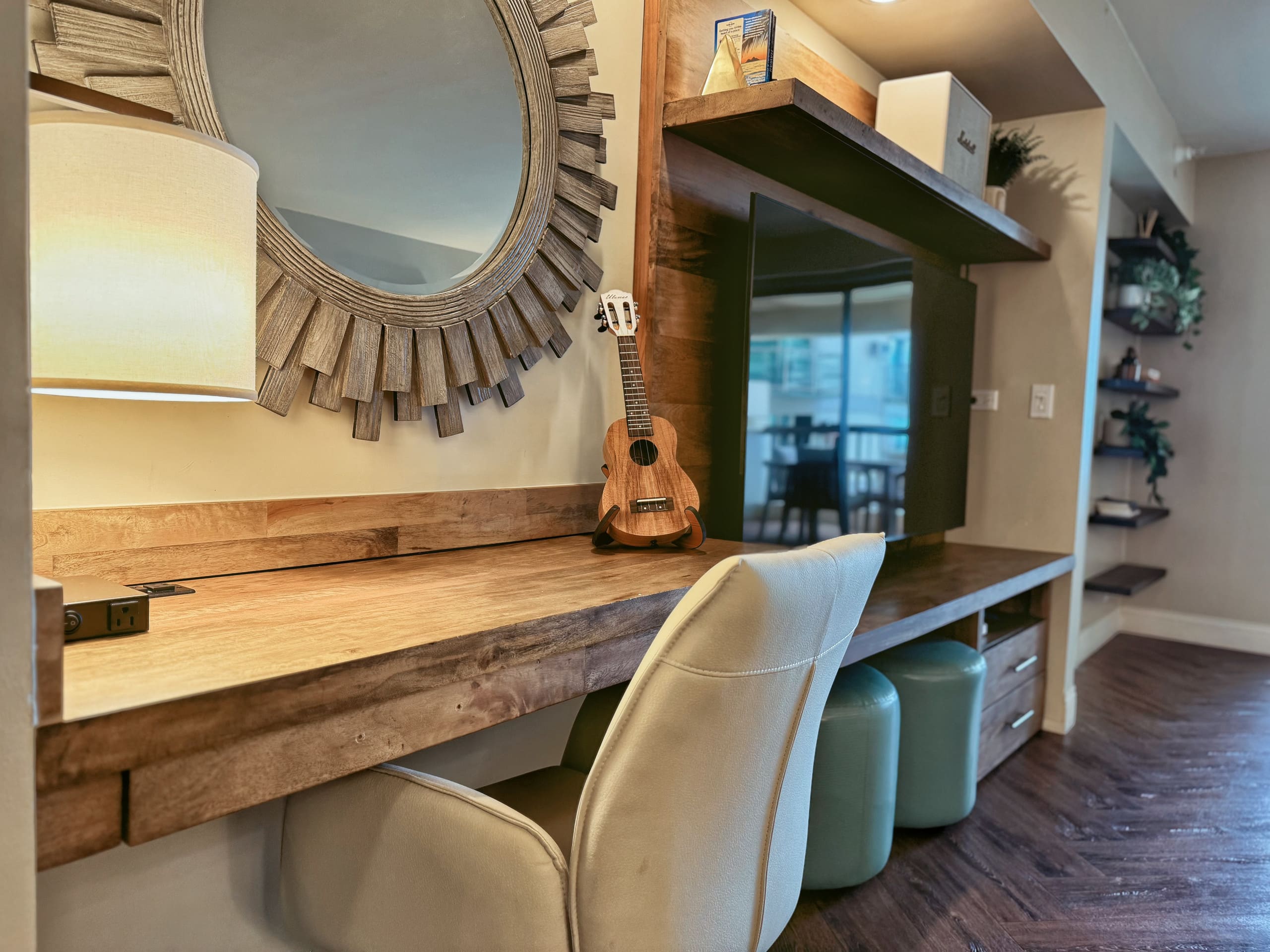 Waikiki Luxury Oceanfront 2BR/2BTH w/ Parking~ - Image 12