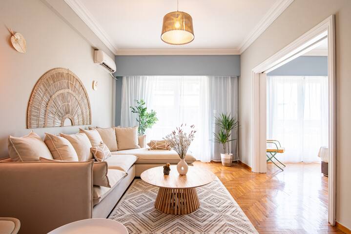 Plaka Historical center retreat