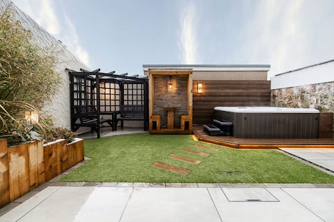 Tudor Cottage Wales, Hot Tub, Sleeps 8