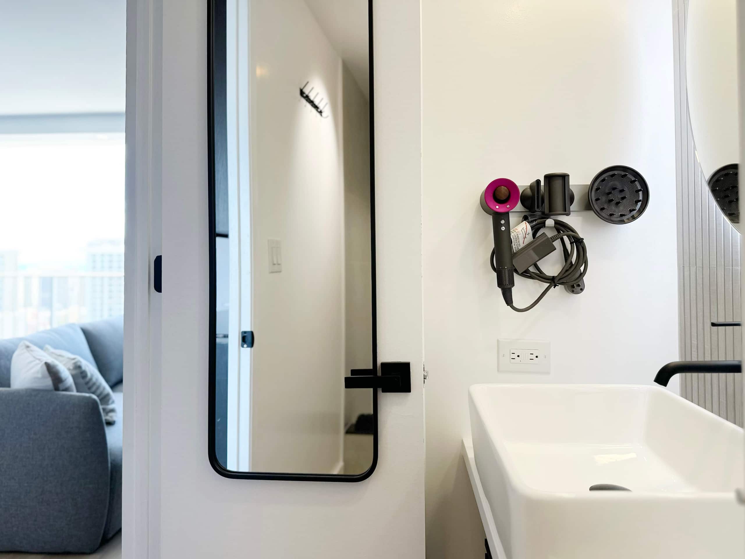 Penthouse Upscale Oceanview King Studio Near Beach - Image 23