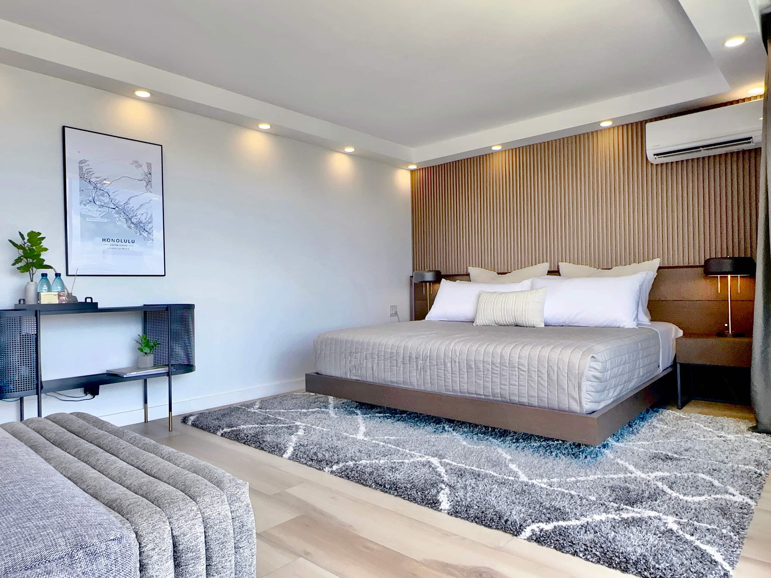 Penthouse Upscale Oceanview King Studio Near Beach - Image 12