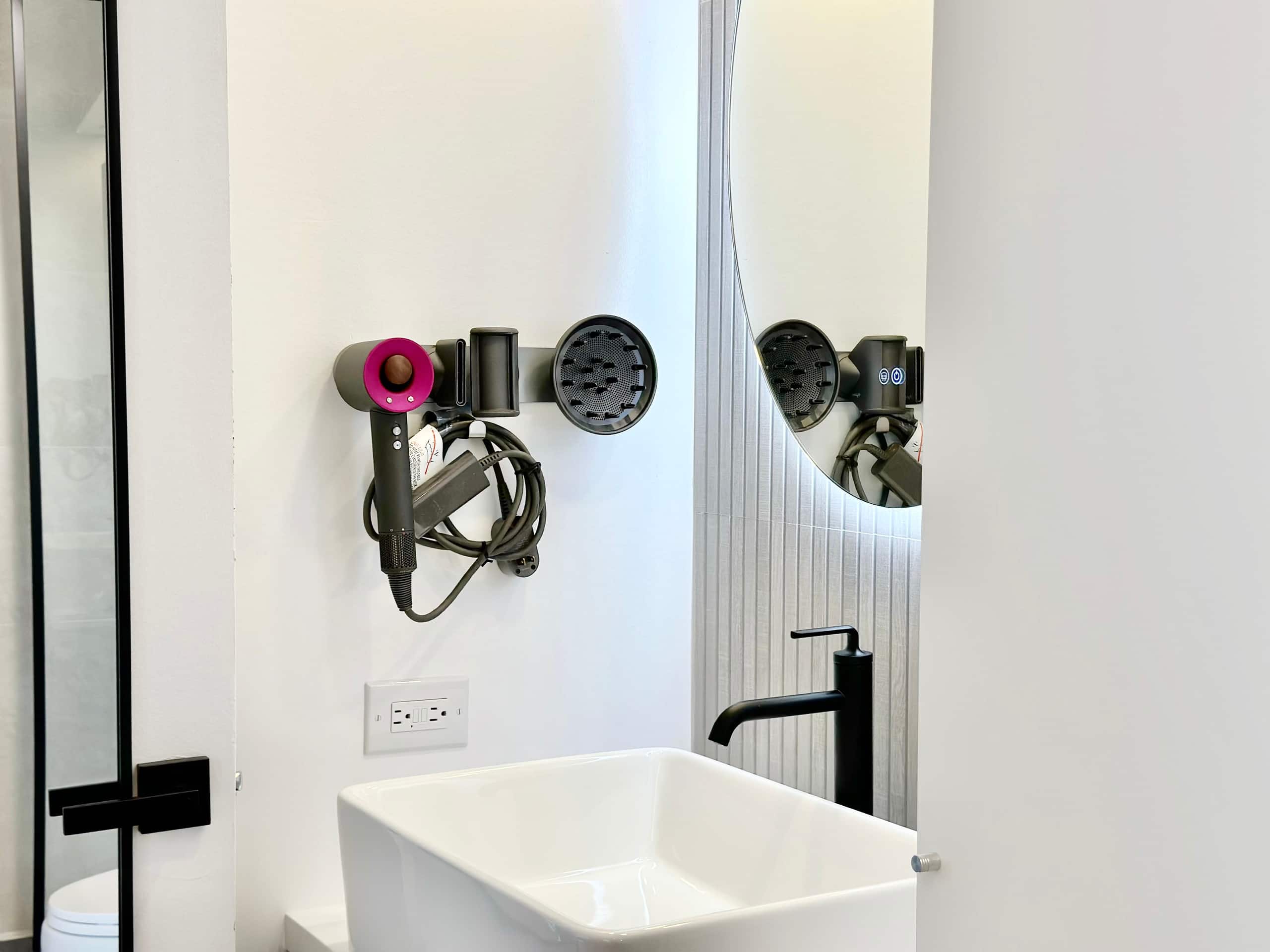 Penthouse Upscale Oceanview King Studio Near Beach - Image 29