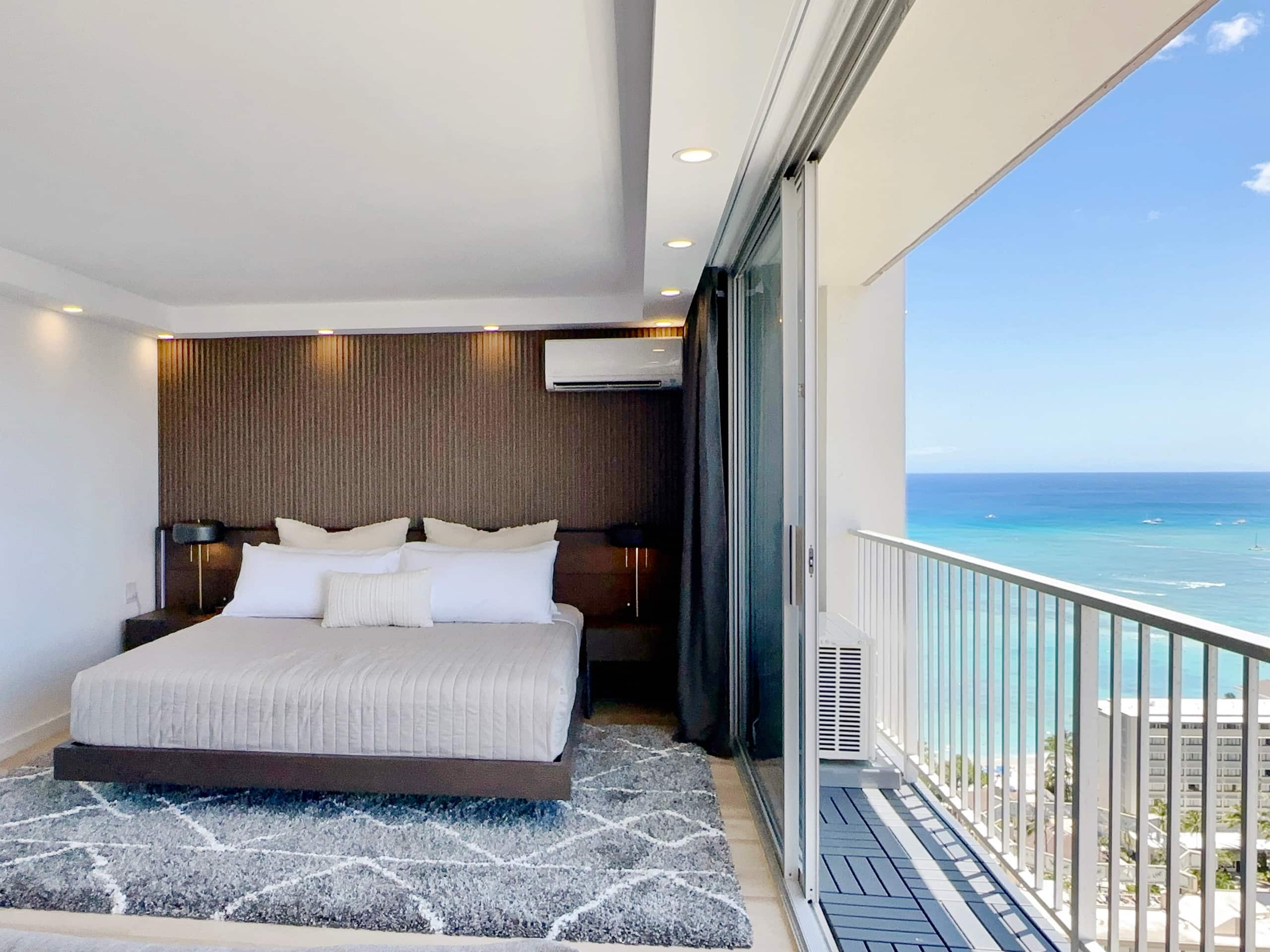Penthouse Upscale Oceanview King Studio Near Beach - Image 1