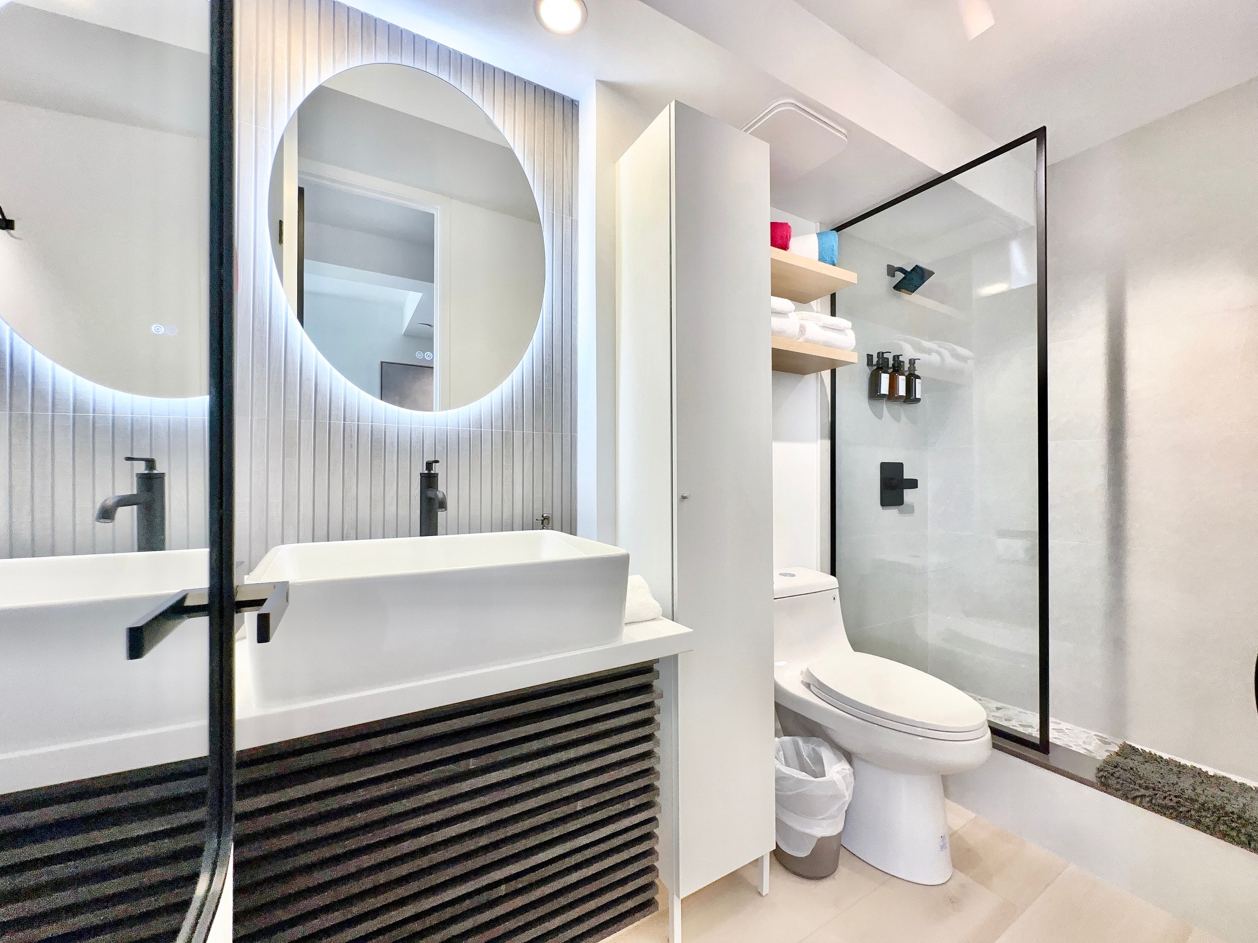 Penthouse Upscale Oceanview King Studio Near Beach - Image 22