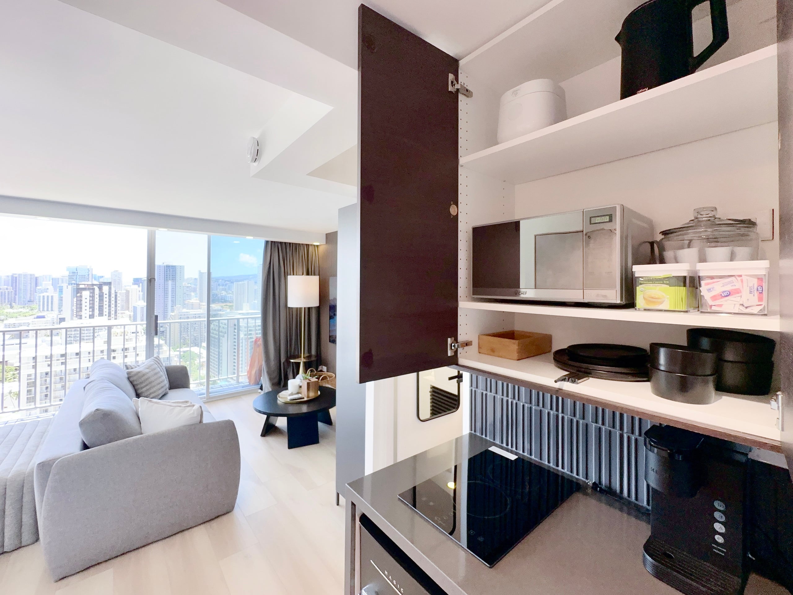 Penthouse Upscale Oceanview King Studio Near Beach - Image 17